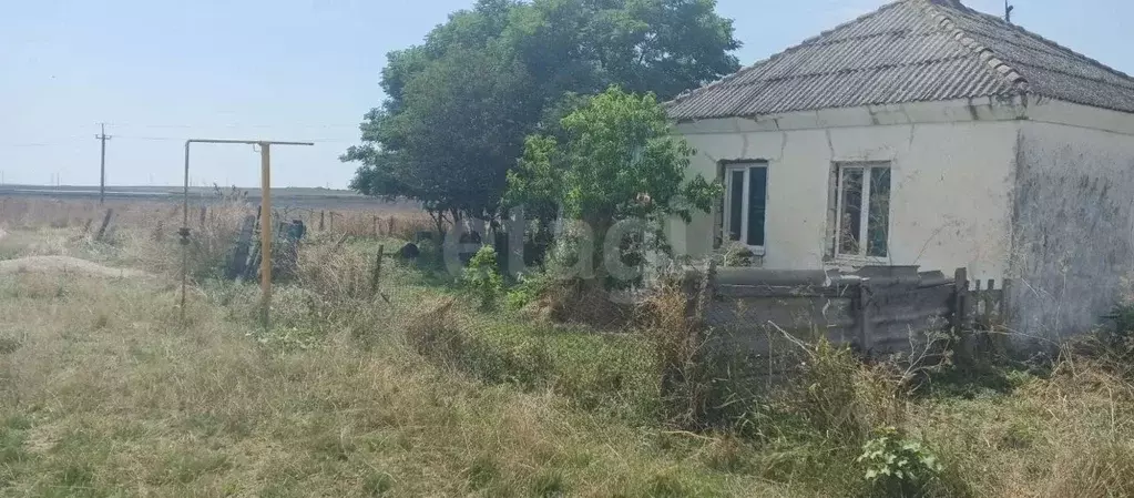 Дом в Крым, Ленинский район, с. Батальное ул. Дубинина (56 м) - Фото 1