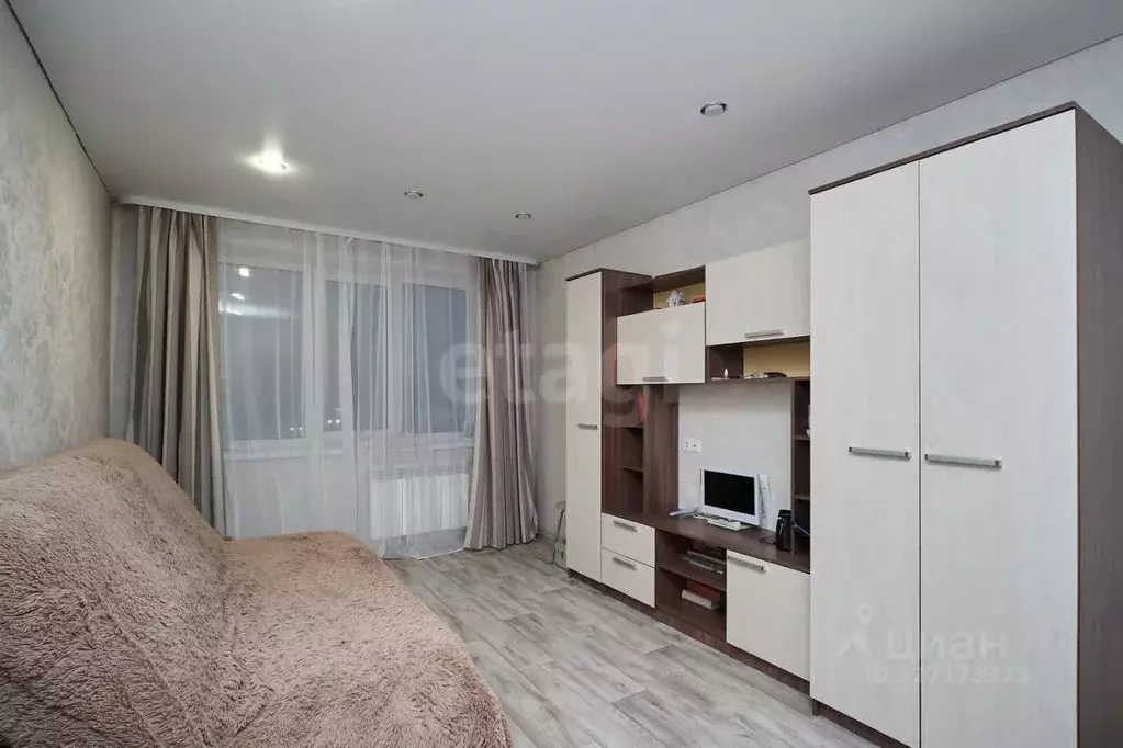 3-к кв. Тюменская область, Тюмень ул. Воровского, 33 (68.4 м) - Фото 1