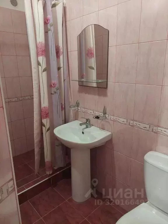 Комната Крым, Черноморское пгт ул. 8 Марта, 1Б - Фото 1