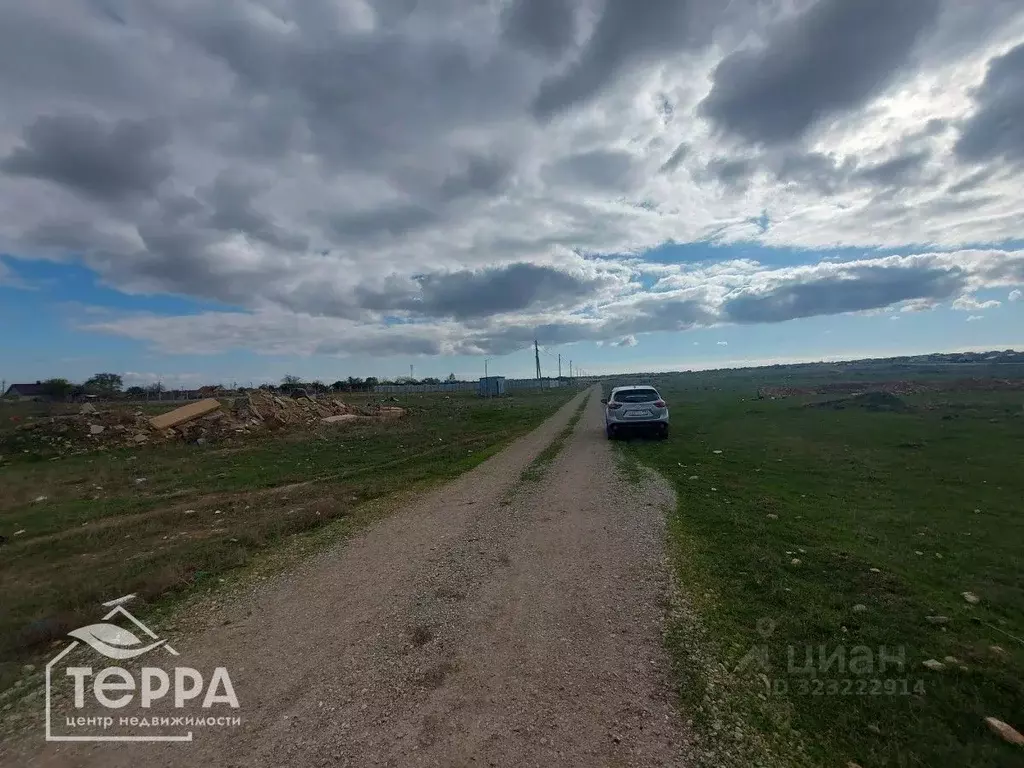 Участок в Крым, Сакский район, Суворовское с/пос, с. Великое ул. ... - Фото 2