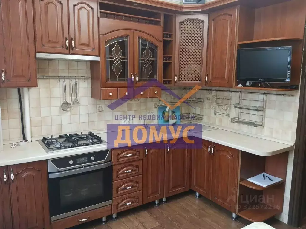 2-к кв. Белгородская область, Белгород ул. Есенина, 26 (60.0 м) - Фото 0