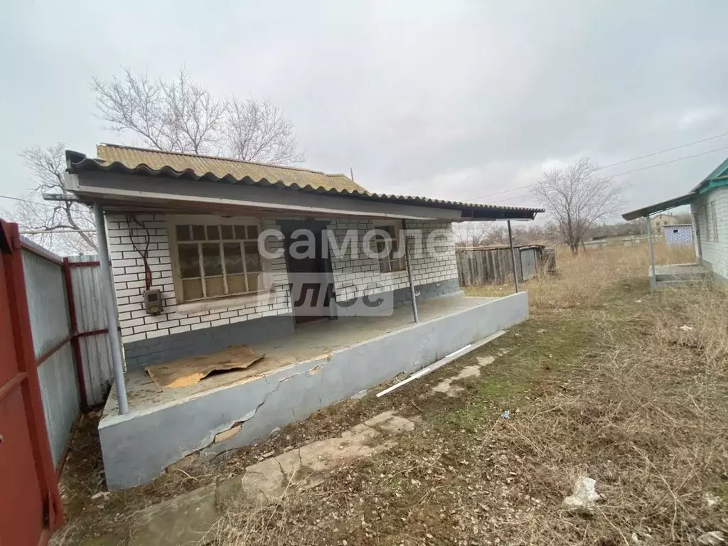 Дом в Калмыкия, Сарпинский район, с. Садовое ул. Калинина, 73 (49 м) - Фото 1