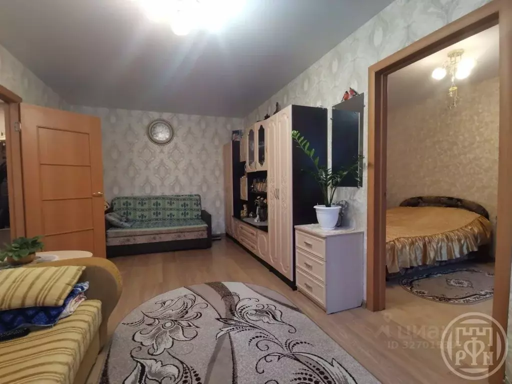 2-к кв. Ленинградская область, Луга просп. Урицкого, 70 (45.1 м) - Фото 1