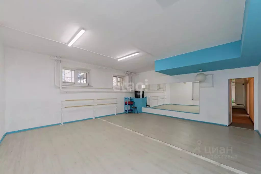 Помещение свободного назначения в Тюменская область, Тюмень ул. ... - Фото 1