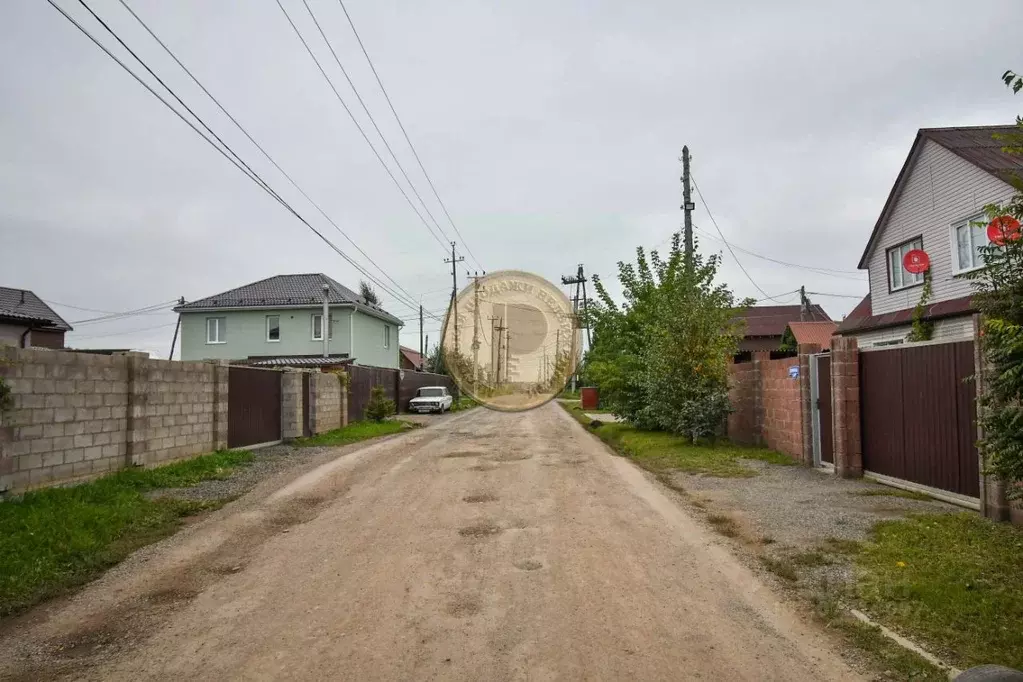 Дом в Красноярский край, Емельяновский район, пос. Минино  (200 м) - Фото 1