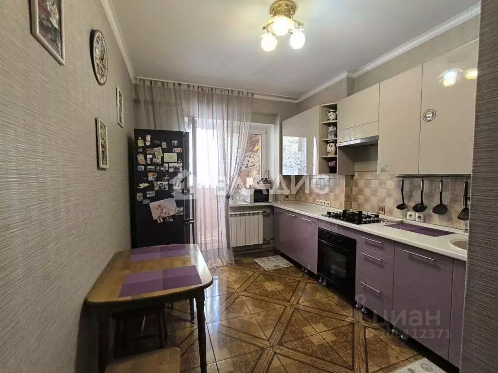 3-к кв. Белгородская область, Белгород ул. Щорса, 55а (79.0 м) - Фото 1