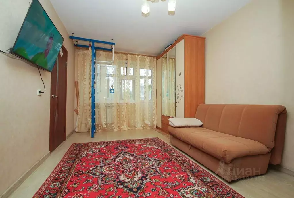 3-к кв. Красноярский край, Красноярск Парашютная ул., 6 (47.9 м) - Фото 0