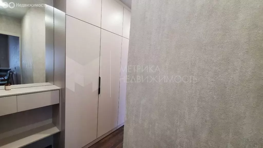 3-комнатная квартира: Тюмень, Западносибирская улица, 18к1 (65.6 м) - Фото 0