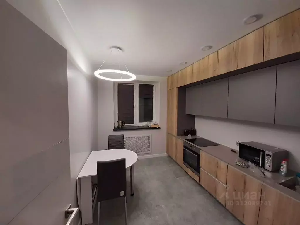 2-к кв. Тюменская область, Тюмень ул. Газовиков, 35 (56.0 м) - Фото 2