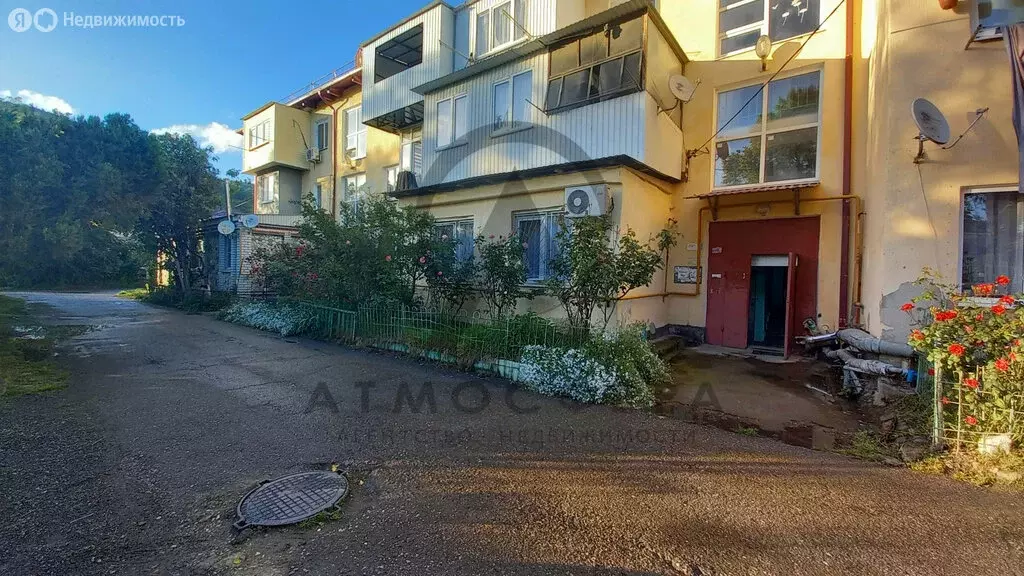 2-комнатная квартира: посёлок городского типа Новомихайловский, улица ... - Фото 0