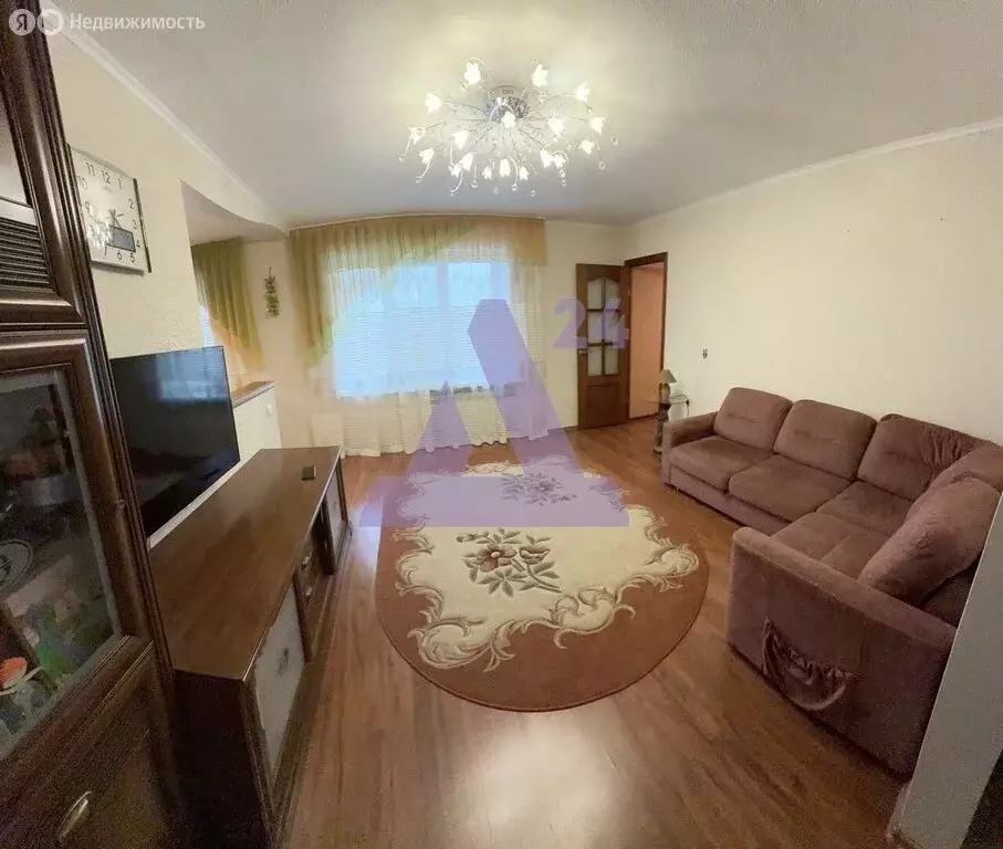 3-комнатная квартира: Барнаул, улица Попова, 93 (55 м) - Фото 1