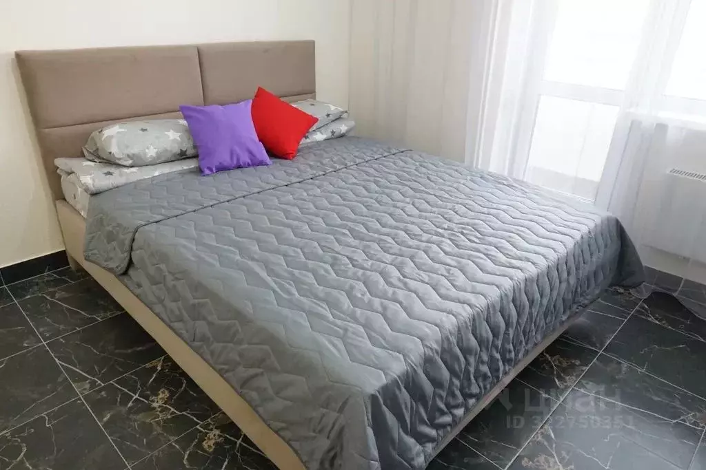 1-к кв. Курганская область, Курган Заозерный жилрайон, 7-й мкр, 10 ... - Фото 1