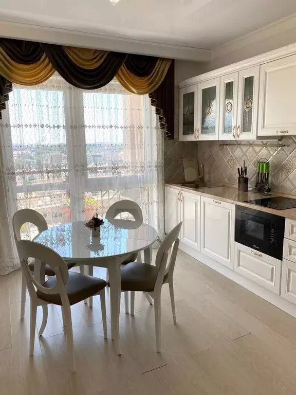 2-к. квартира, 85 м, 13/18 эт. - Фото 0