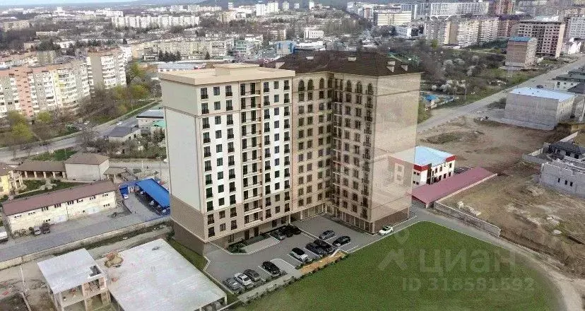 2-к кв. Кабардино-Балкария, Нальчик ул. Атажукина, 2 (70.0 м) - Фото 0