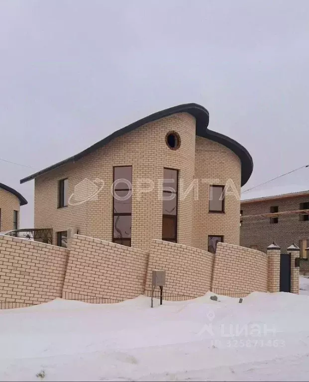 Дом в Тюменская область, Тюмень проезд 3-й Губернский, 41 (180 м) - Фото 1