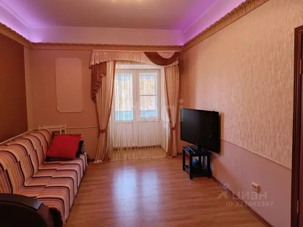 4-к кв. Псковская область, Остров ул. Освобождения, 4 (93.4 м) - Фото 1