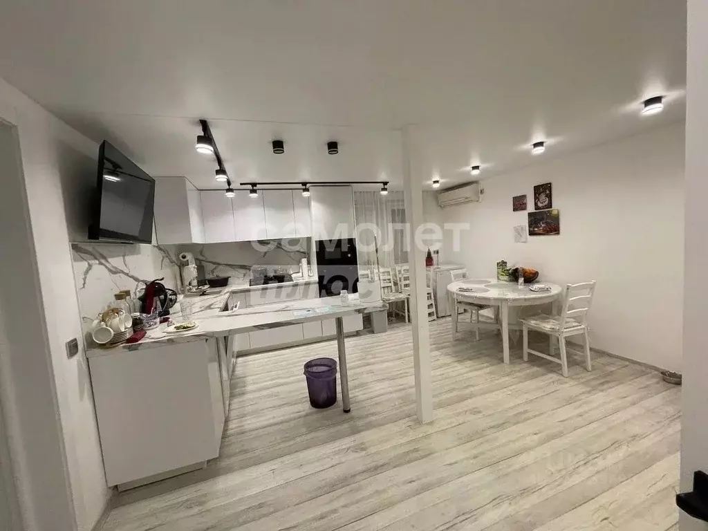 Дом в Калмыкия, с. Малые Дербеты ул. Советская, 32 (89 м) - Фото 2