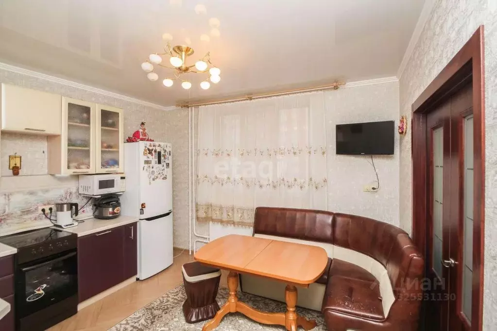 2-к кв. Тюменская область, Тюмень ул. Газовиков, 45 (65.0 м) - Фото 1