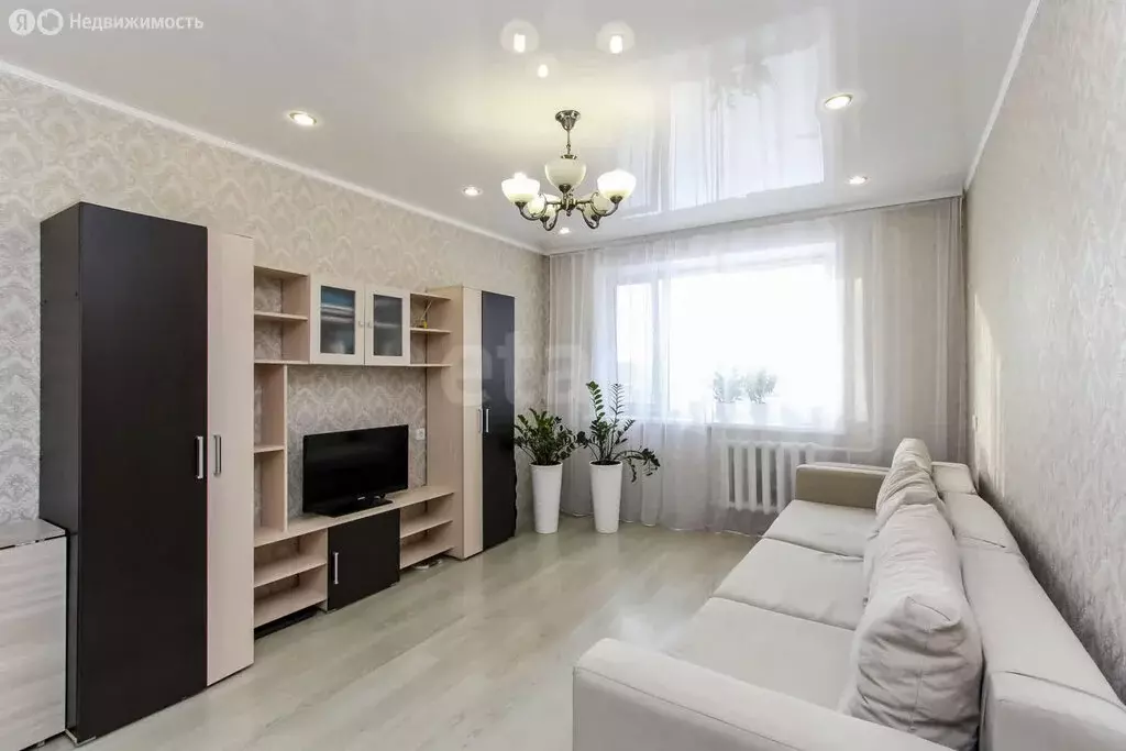 2-комнатная квартира: Тюмень, улица Домостроителей, 2 (50.3 м) - Фото 1