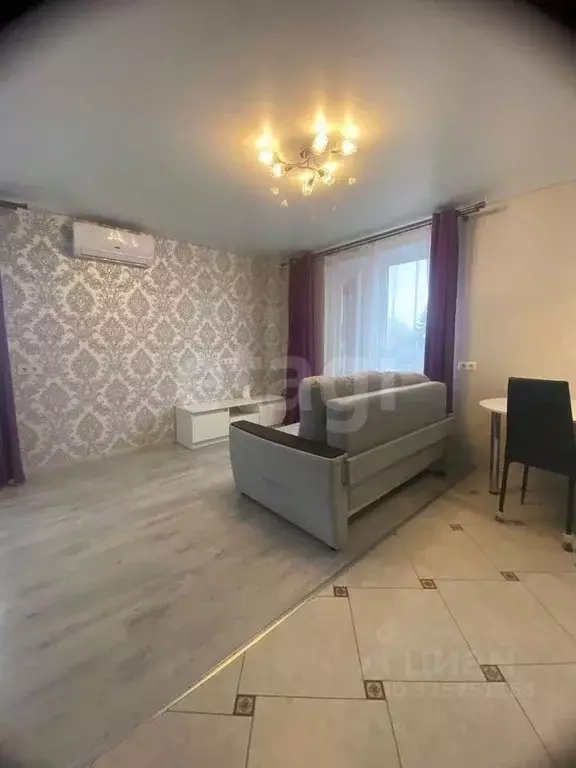 Студия Ростовская область, Ростов-на-Дону 3-я Семейная ул., 4 (30.0 м) - Фото 1