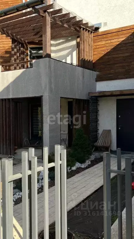 Таунхаус в Иркутская область, Ангарск 30-й мкр, 19 (110 м) - Фото 1
