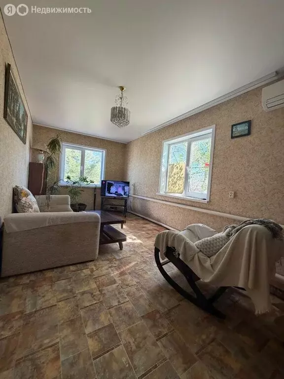 Дом в Наримановский район, посёлок Тинаки 2-е, Цветочная улица, 6 ... - Фото 1