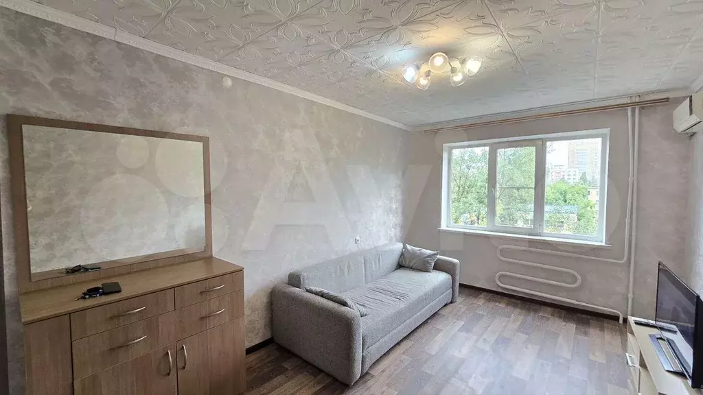 2-к. квартира, 55 м, 4/9 эт. - Фото 0
