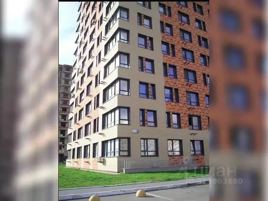 3-к кв. Калужская область, Калуга ул. 65 лет Победы, 21 (70.5 м) - Фото 2