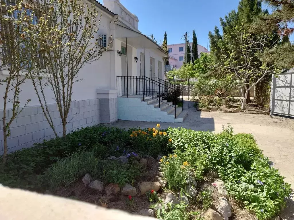 Дом в Крым, Судак ул. Алуштинская, 47 (50 м) - Фото 1