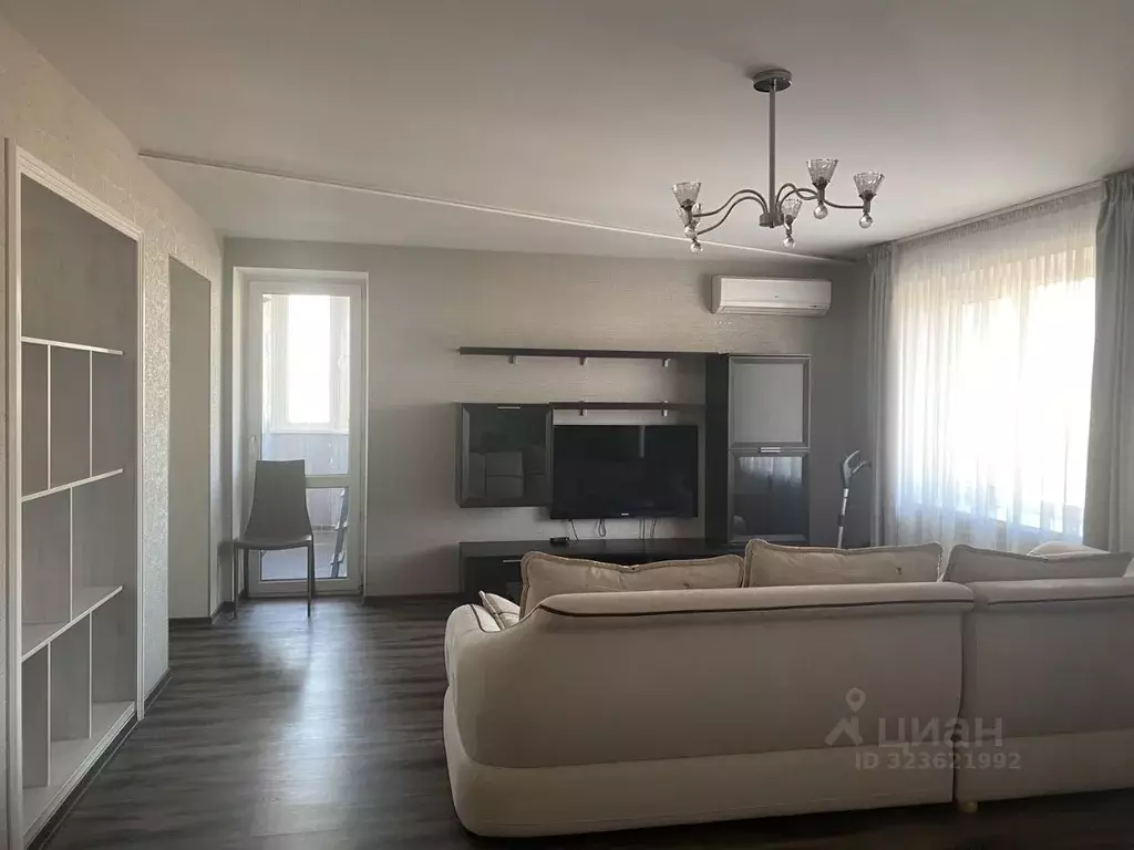 2-к кв. Омская область, Омск ул. Чокана Валиханова, 2/1 (69.5 м) - Фото 0