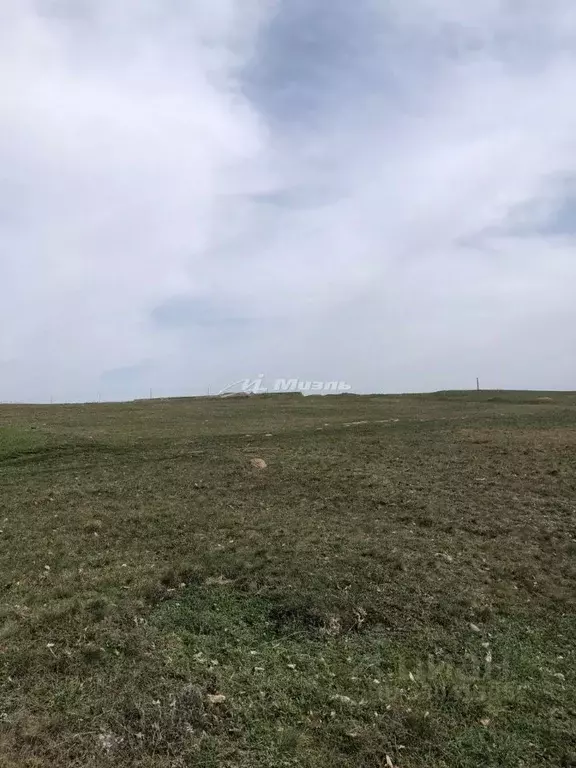 Участок в Крым, Симферопольский район, с. Трудовое ул. ... - Фото 2