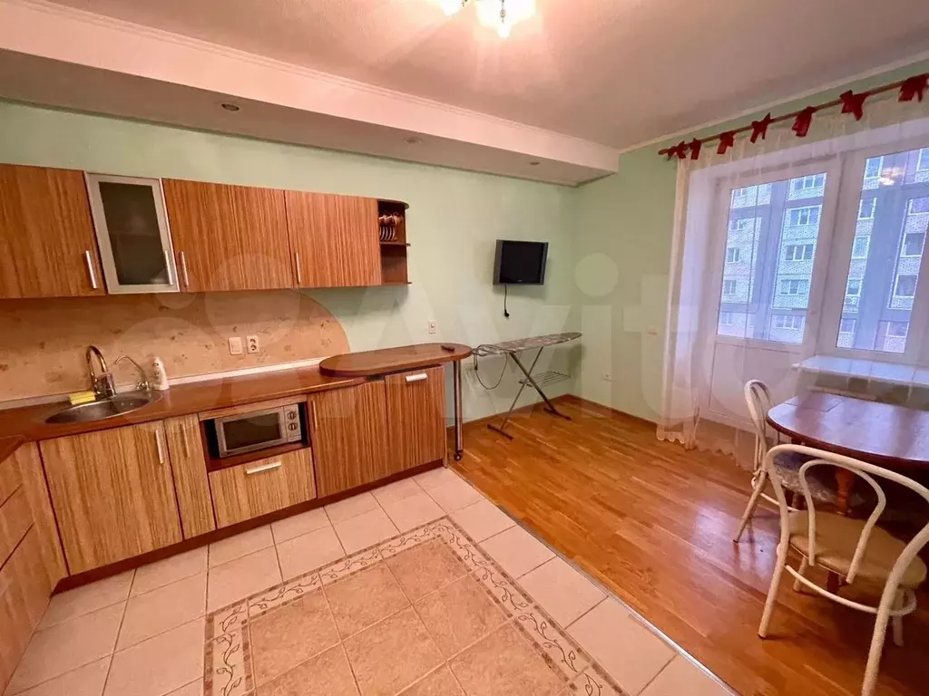 2-к. квартира, 63 м, 6/9 эт. - Фото 1