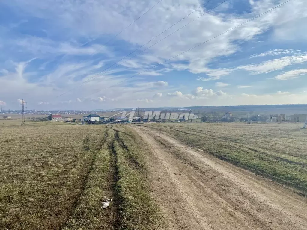 Участок в Крым, Симферопольский район, с. Мирное  (6.0 сот.) - Фото 0