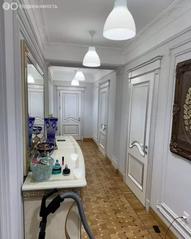 3-комнатная квартира: Махачкала, улица Ирчи Казака, 9Б (105 м) - Фото 2