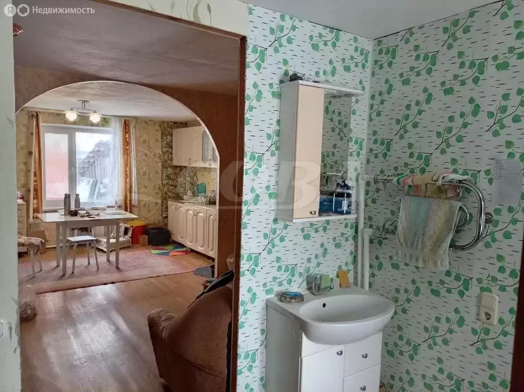 Дом в Тюменская область, Омутинский муниципальный округ, село ... - Фото 1