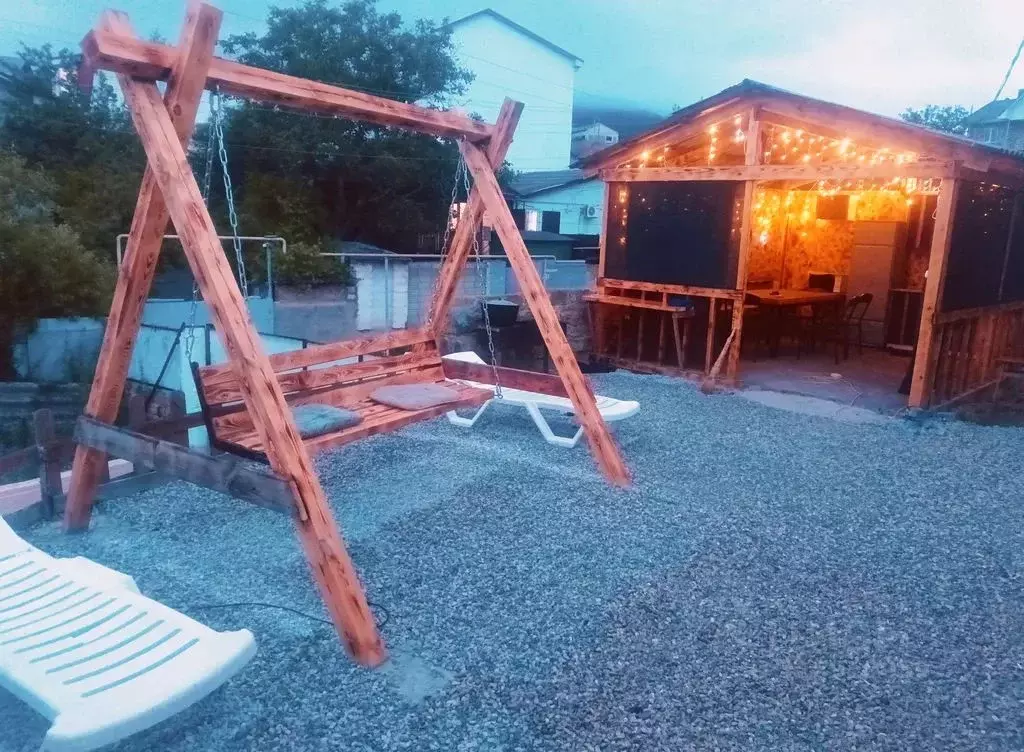 Дом в Крым, Судак ул. Майора Хвостова, 12 (100 м) - Фото 1