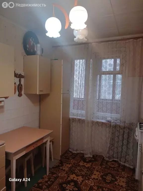 3-комнатная квартира: Новочебоксарск, улица Строителей, 34 (61.2 м) - Фото 1