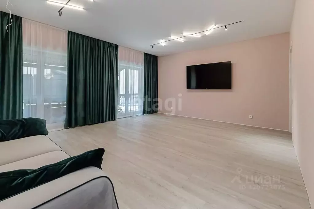 Таунхаус в Свердловская область, Екатеринбург ул. Аксакова, 131 (147 ... - Фото 1