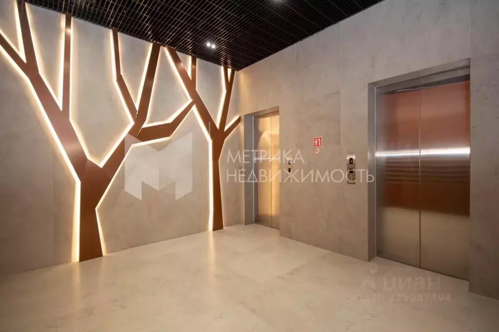 2-к кв. Тюменская область, Тюмень ул. Николая Машарова, 8 (74.0 м) - Фото 1