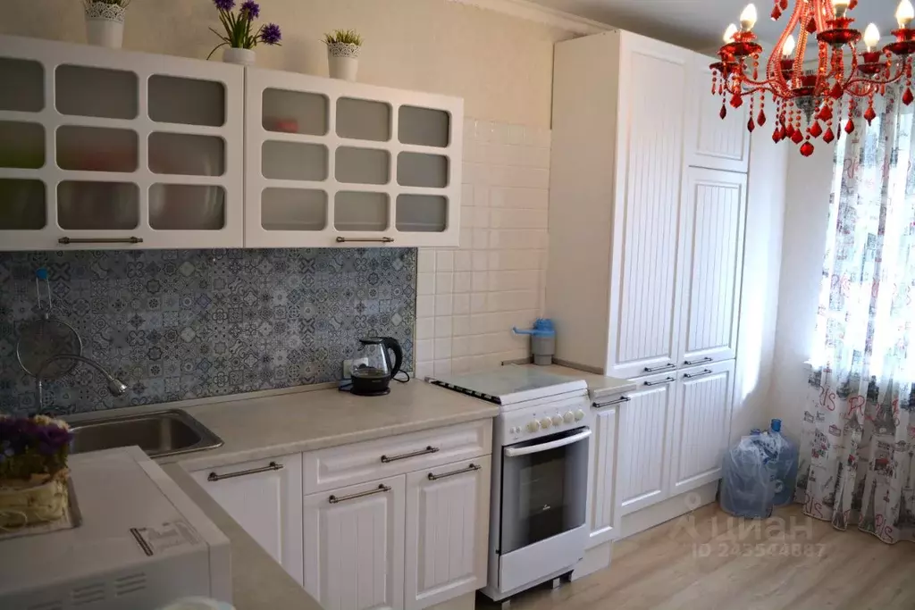 2-к кв. Астраханская область, Астрахань ул. Менжинского, 3 (80.0 м) - Фото 2