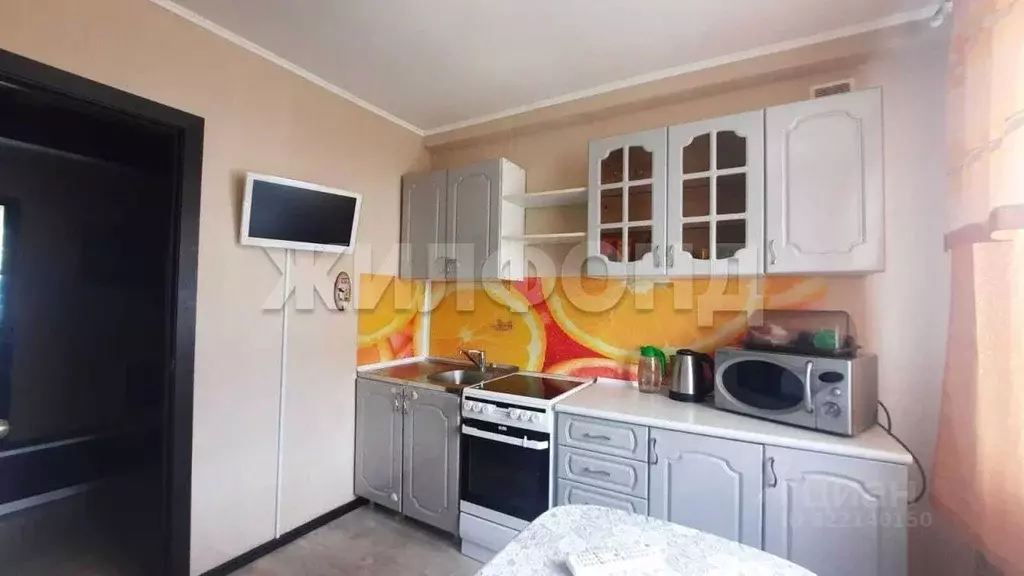 3-к кв. Ханты-Мансийский АО, Когалым Ленинградская ул., 25 (63.0 м) - Фото 1