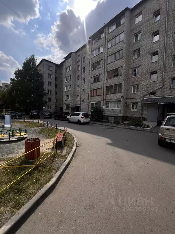 2-к кв. Алтайский край, Барнаул Лазурная ул., 26 (52.0 м) - Фото 0