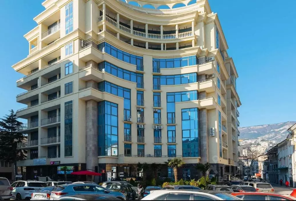 2-к кв. Крым, Ялта ул. Игнатенко, 9с1 (72.0 м) - Фото 0