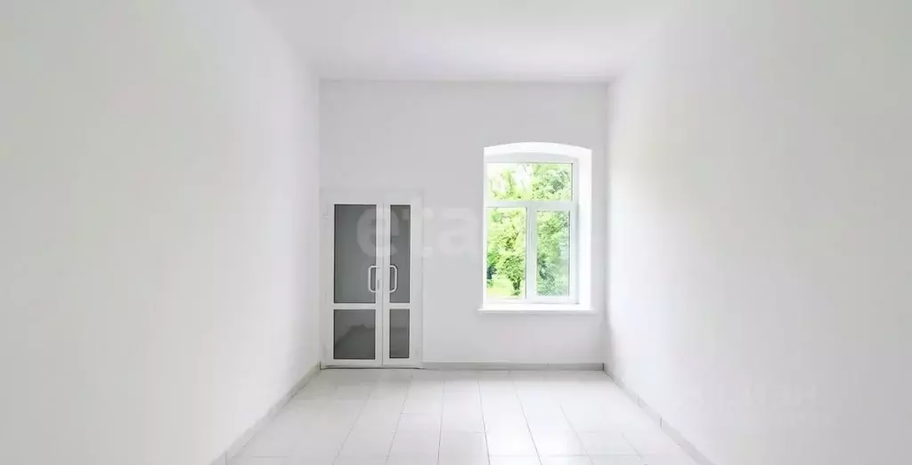 Торговая площадь в Крым, Феодосия ул. Куйбышева, 5 (39 м) - Фото 1