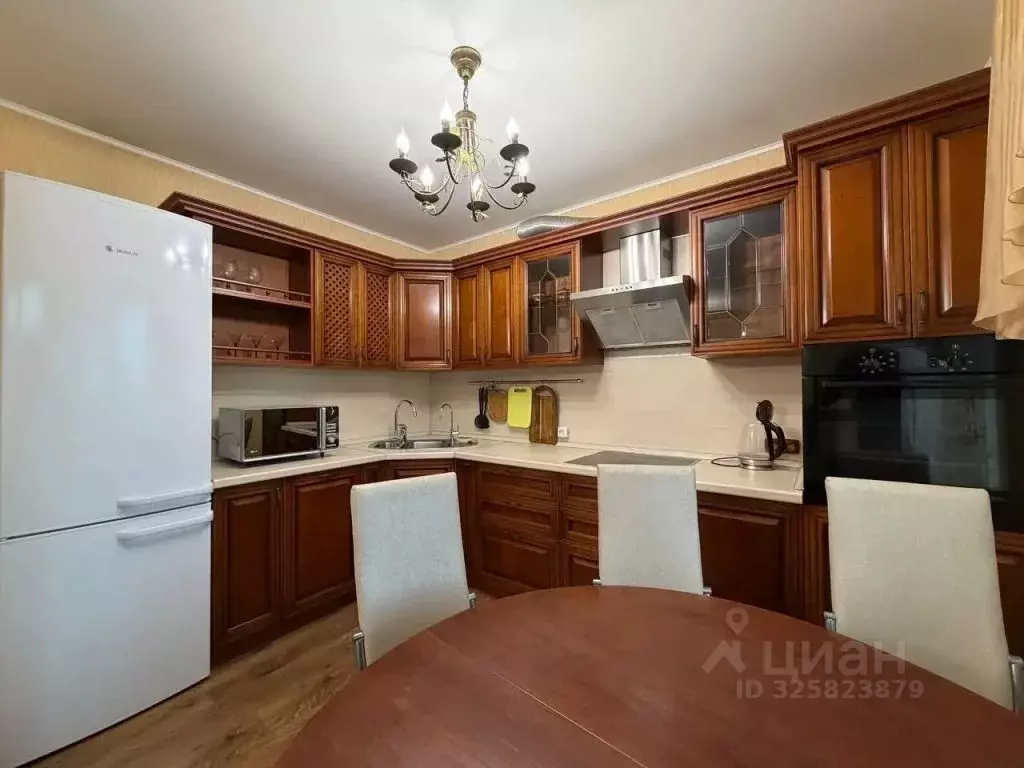 2-к кв. Тюменская область, Тюмень ул. Максима Горького, 10 (75.0 м) - Фото 1