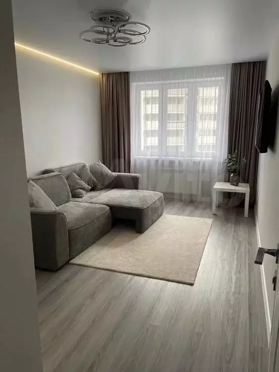 1-к. квартира, 45 м, 4/17 эт. - Фото 0