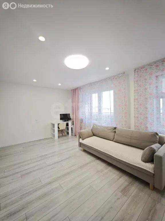3-комнатная квартира: Пермь, улица Маяковского, 41/1 (66.7 м) - Фото 2