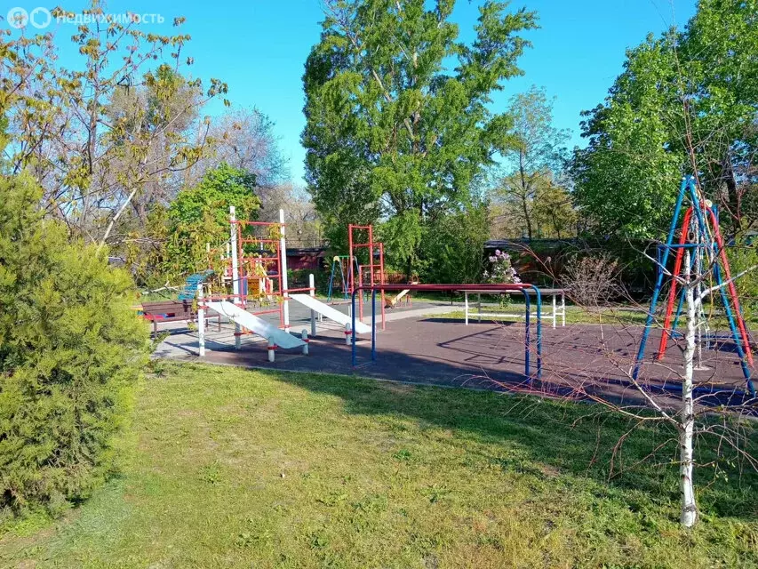 3-комнатная квартира: Таганрог, улица Шаумяна, 8 (59 м) - Фото 1