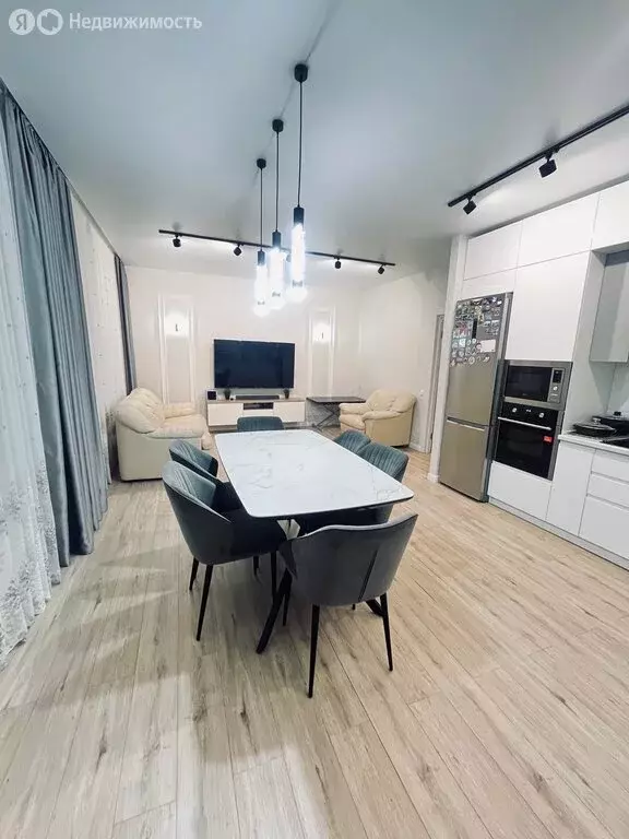 3-комнатная квартира: Чебоксары, улица Калинина, 25 (107.8 м) - Фото 1