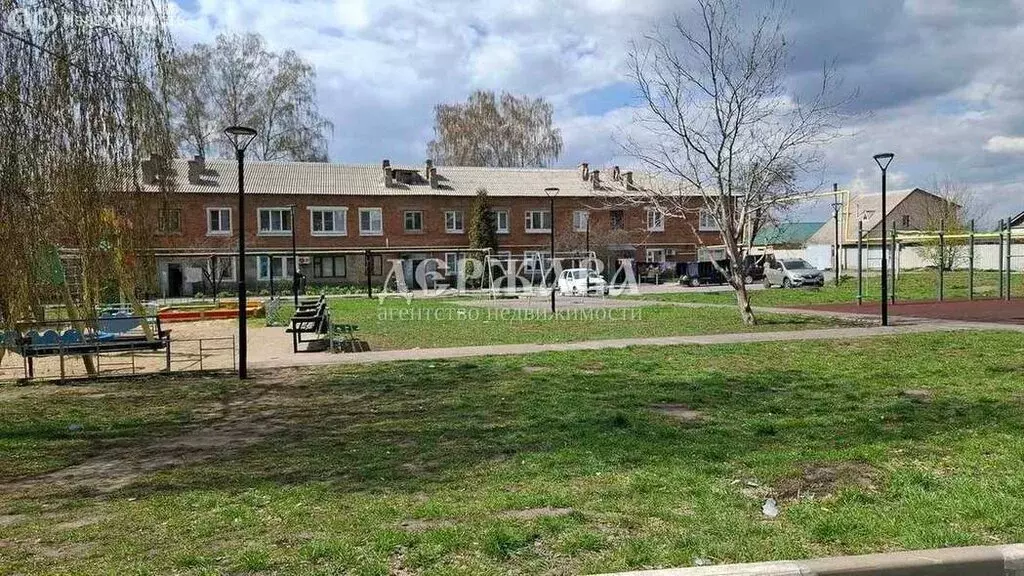 2-комнатная квартира: Старый Оскол, Заводская улица, 2 (49.6 м) - Фото 1